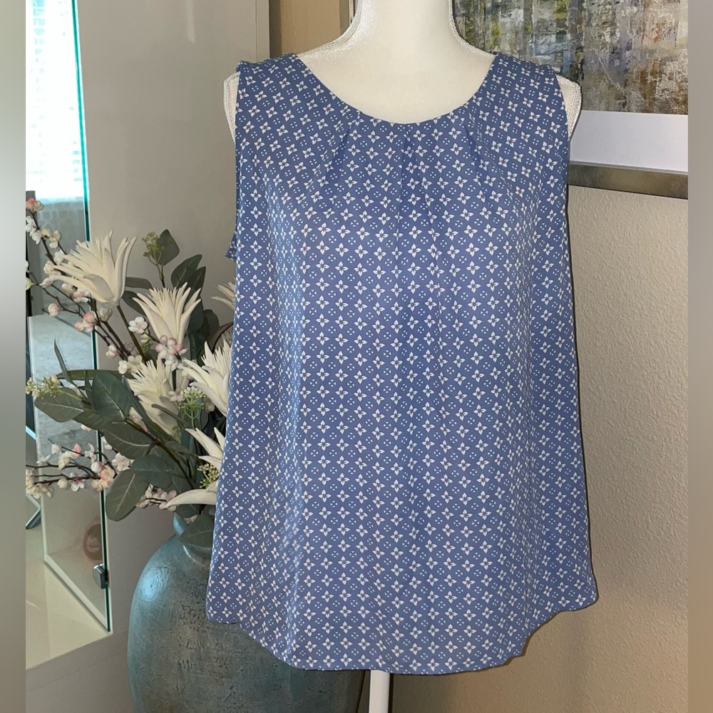 Loft sleeves top